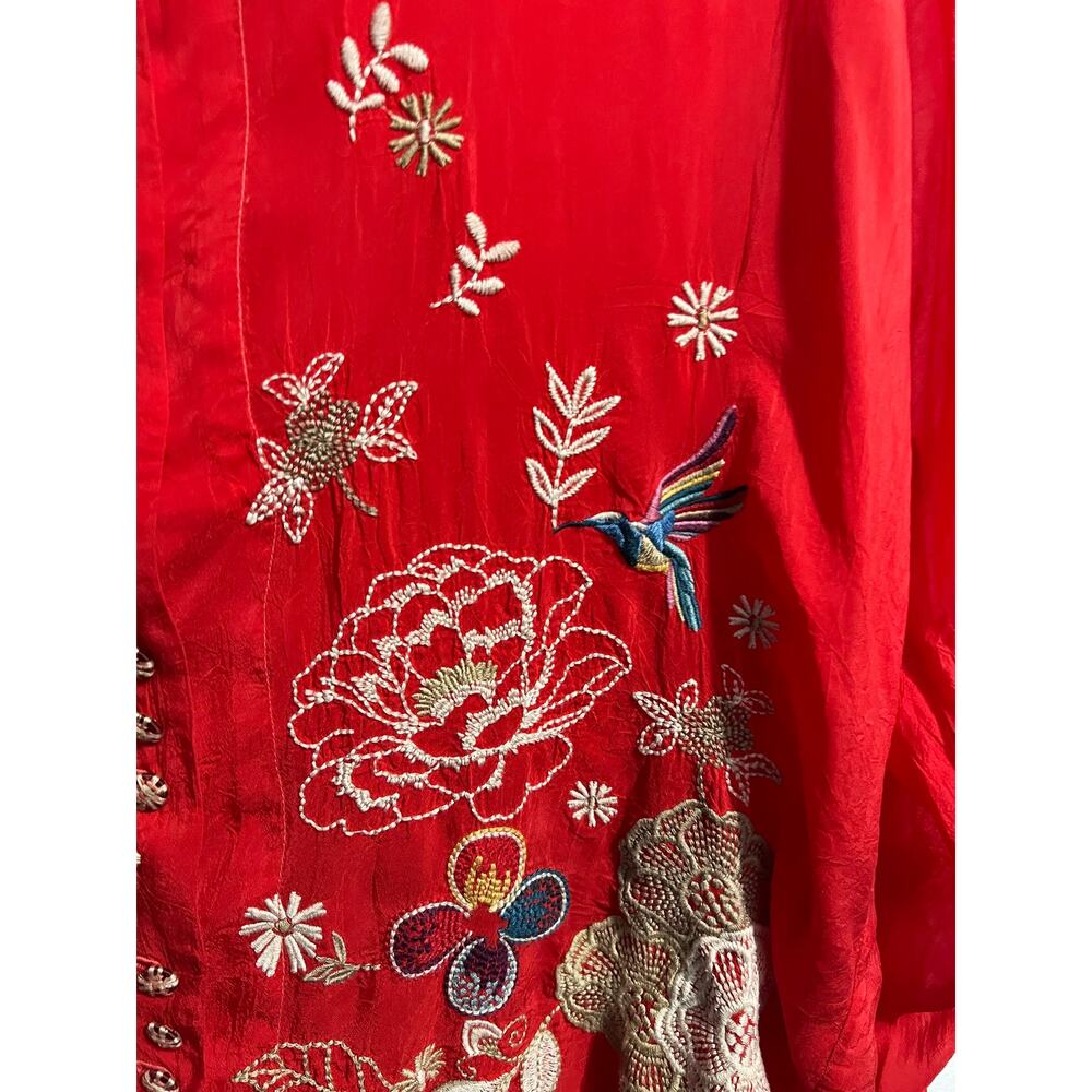Johnny Was Shirt Medium Button Down Embroidered HUmming Bird Flowers Boho Red - Picture 8 of 8